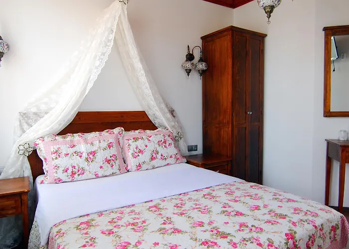 White Garden Hotel-adult Only 호텔 3*