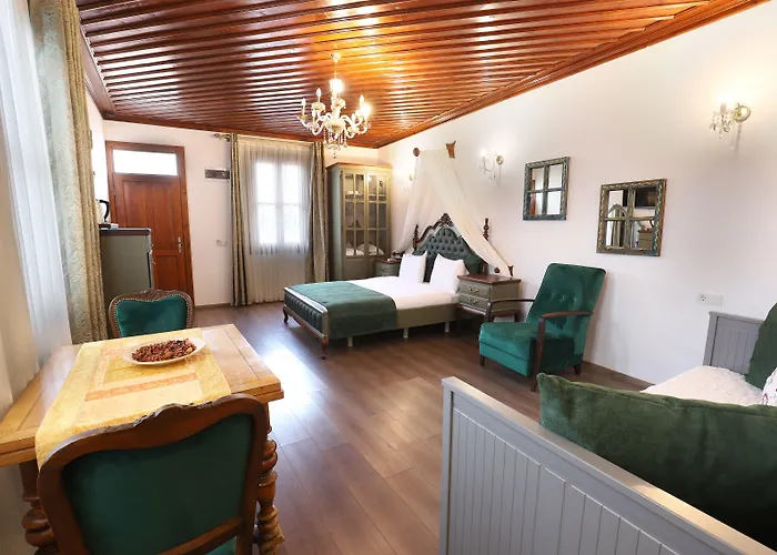 호텔 White Garden Hotel-adult Only 3*