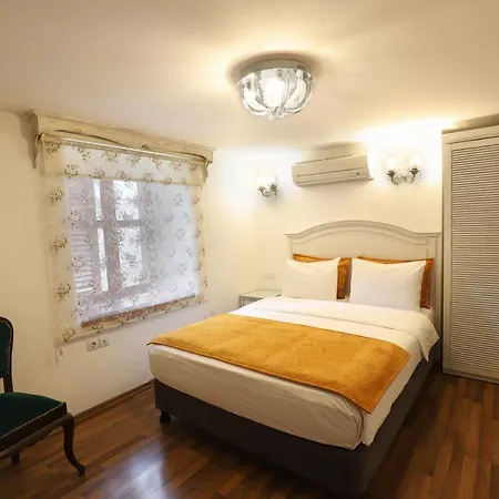 Отель White Garden Hotel-adult Only 3*