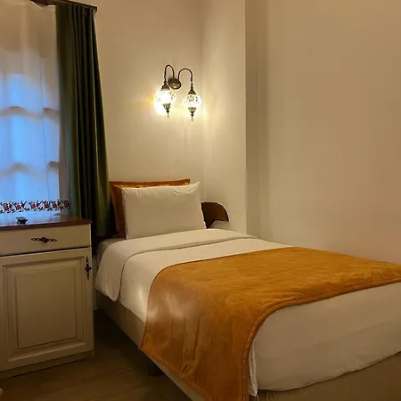 White Garden Hotel-adult Only 호텔 3*